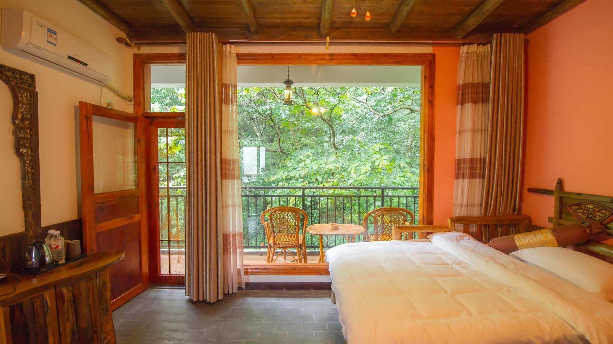 Готель Yangshuo Scenic Mountain Retreat Екстер'єр фото